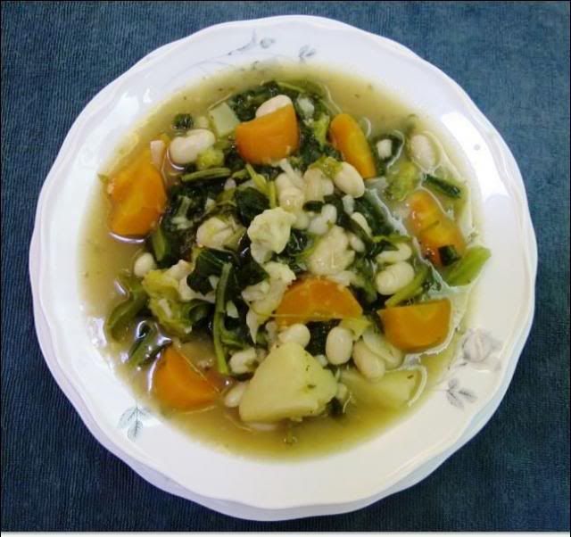 53-WHITEBEANSANDGREENSWITHVEGSOUP_zps71d75c6f.jpg