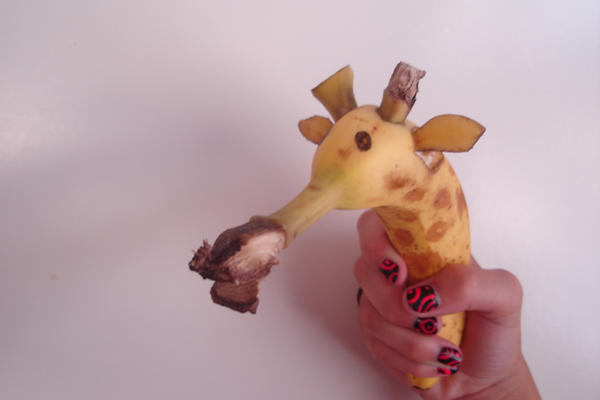 banana_giraffe_by_xDuckTapeGirlx.jpg